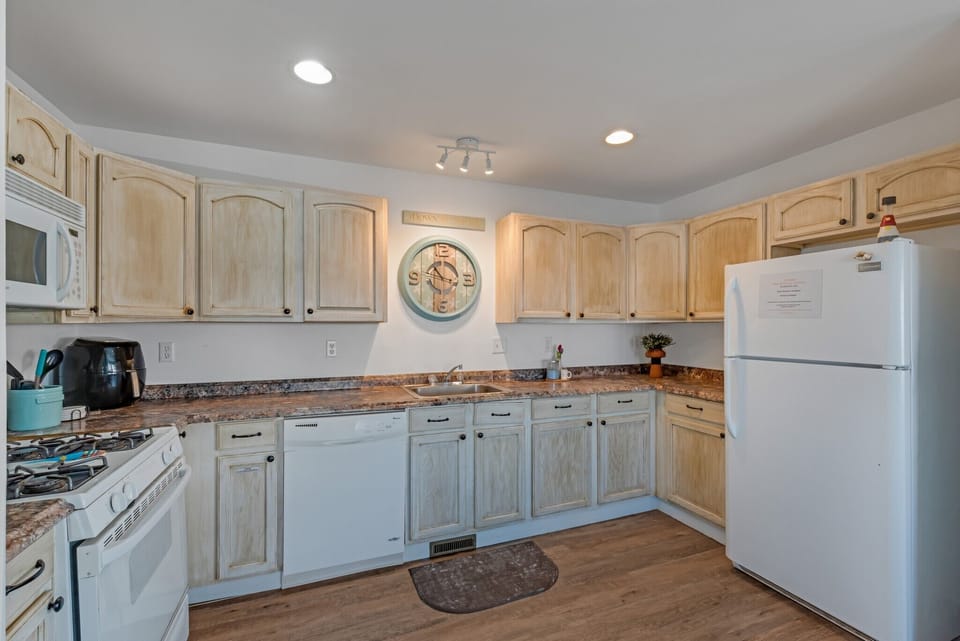Full Kitchen
