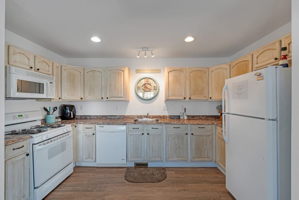 Full Kitchen