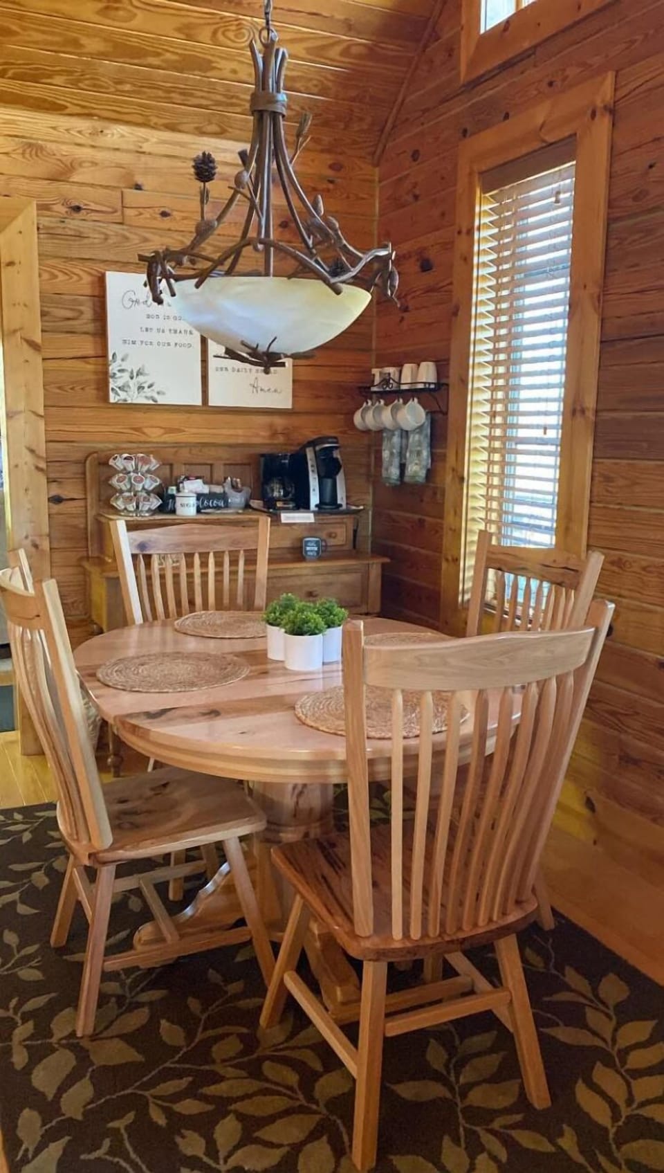 Seating for 4