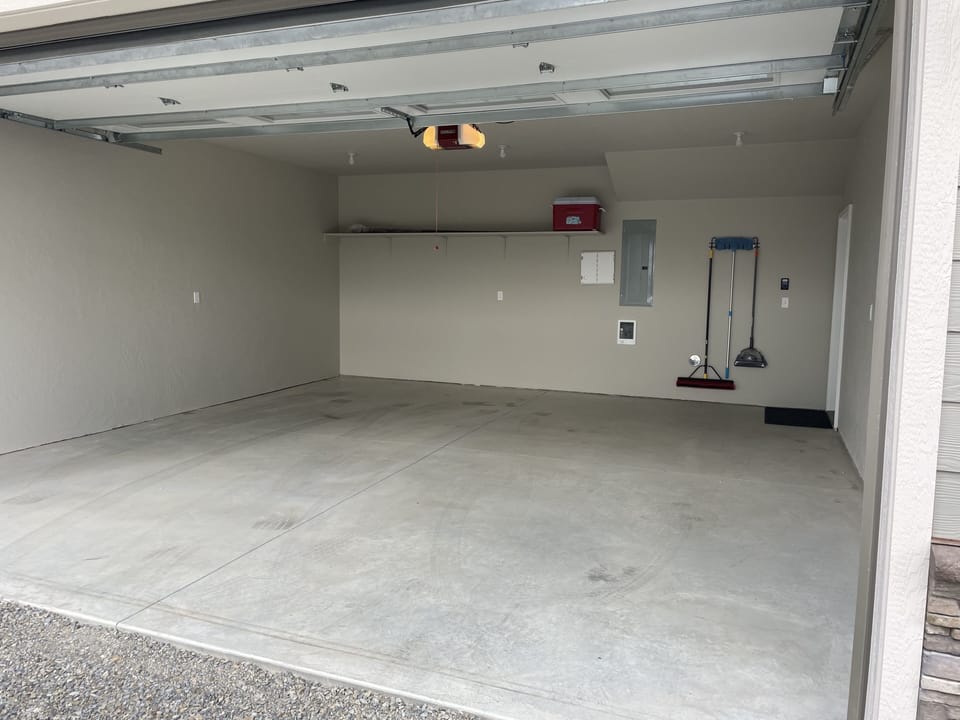 2 car garage 