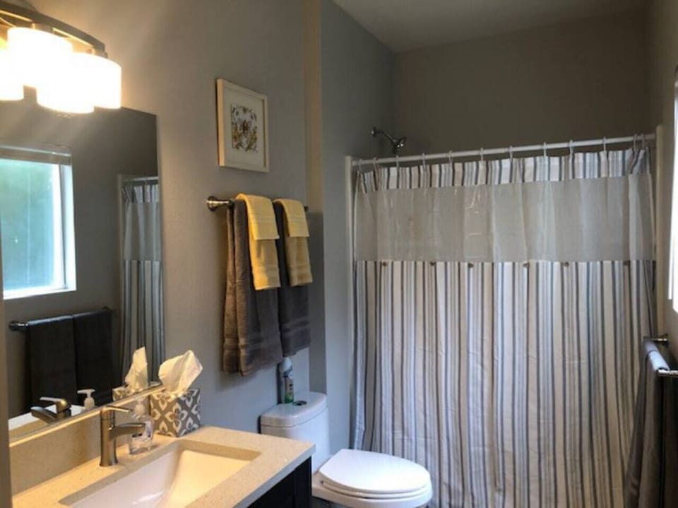Modern bathroom