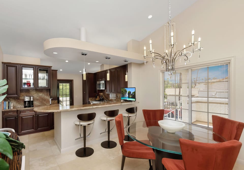 Great entertaining space and a beautiful kitchen