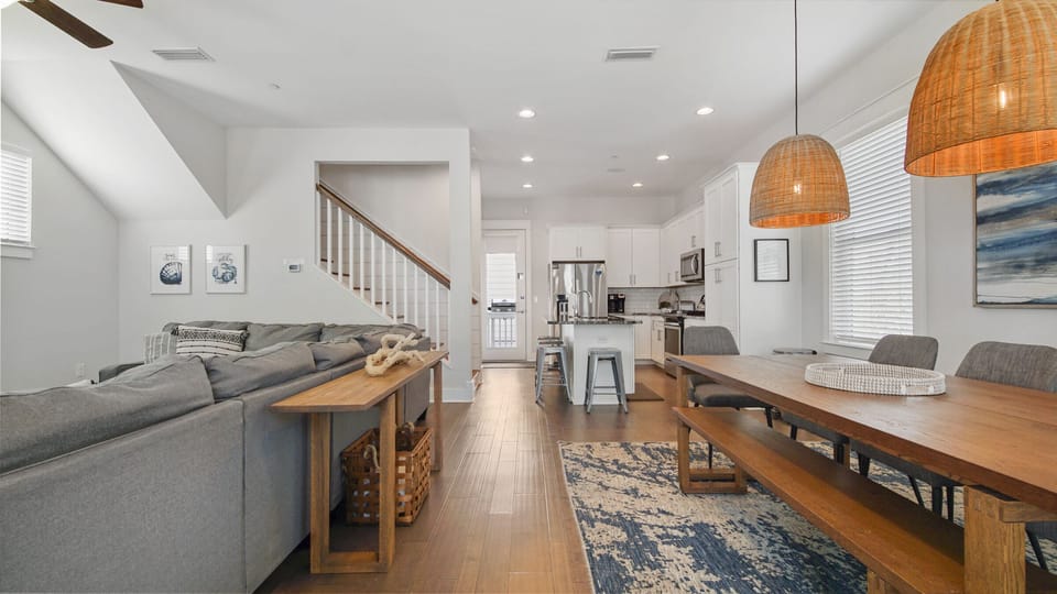 Open concept living, dining and kitchen