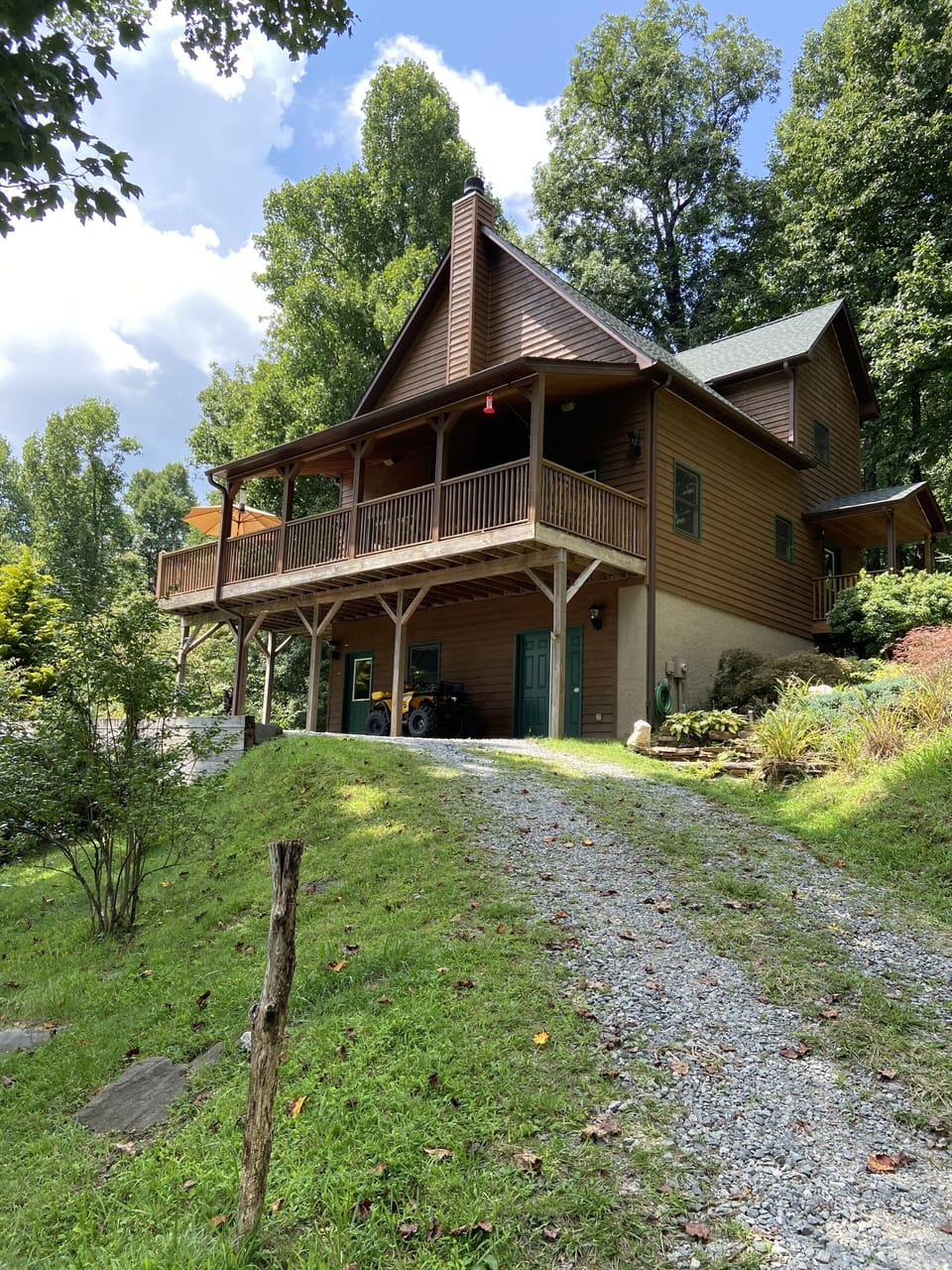 Driveway up to the house 