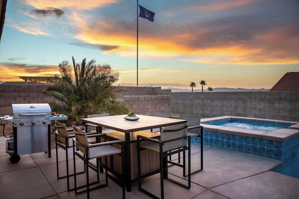 Swimming in the pool is a lot more fun with some BBQ and drinks, so we've got the grill set up for you as well!