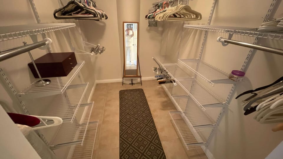 Walk in closet