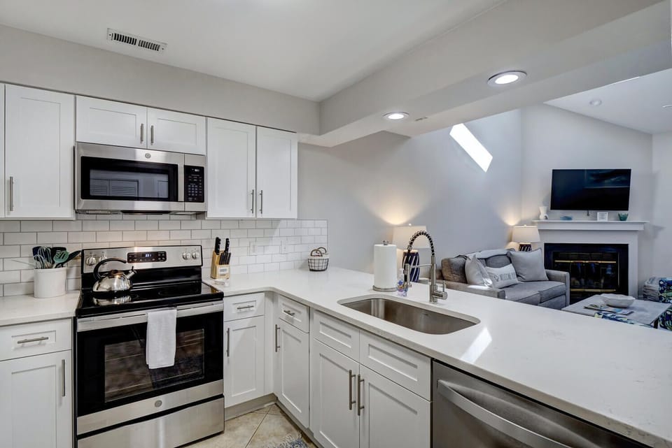 Full Kitchen