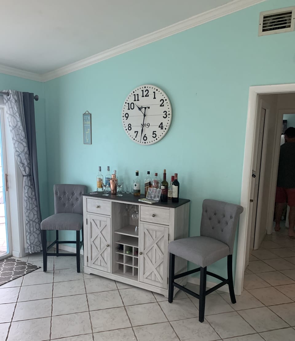 Day Bar
