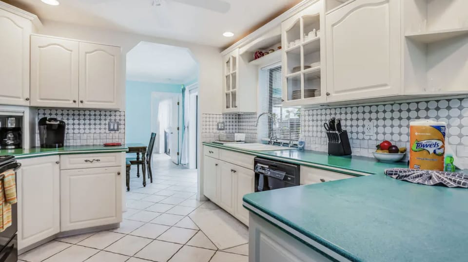 Kitchen with Pool Passthrough