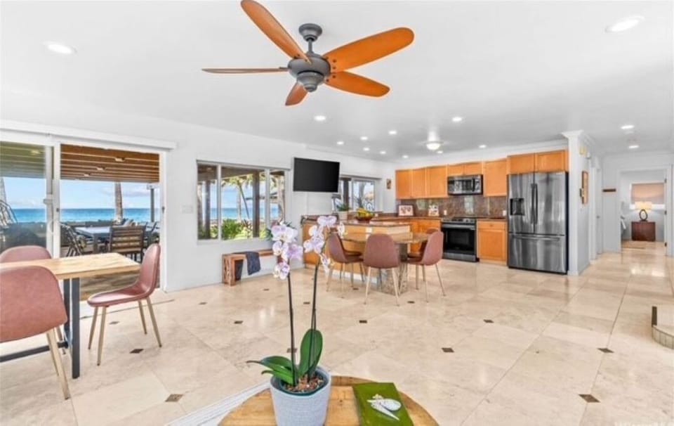 Kitchen/Dining  