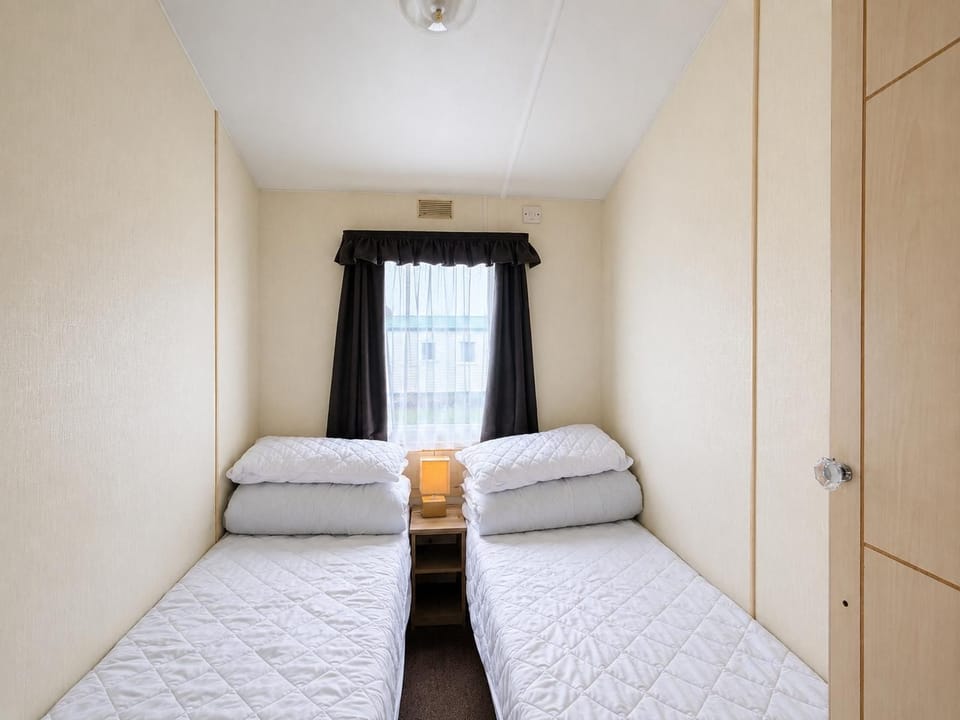 For those seeking last-minute family holidays, Southview Holiday Park Skegness provides the perfect base for exploring Skegness, Lincolnshire, United Kingdom, with its cosy caravan holidays UK and nearby attractions like the Skegness Aquarium.