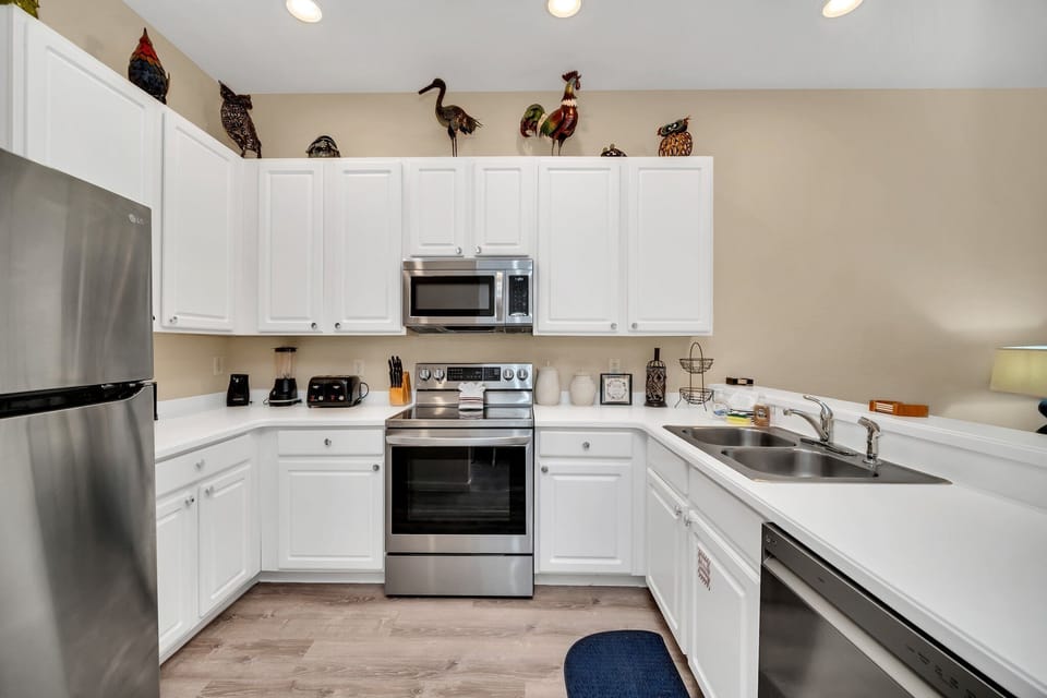 Large kitchen for your entire groups needs!