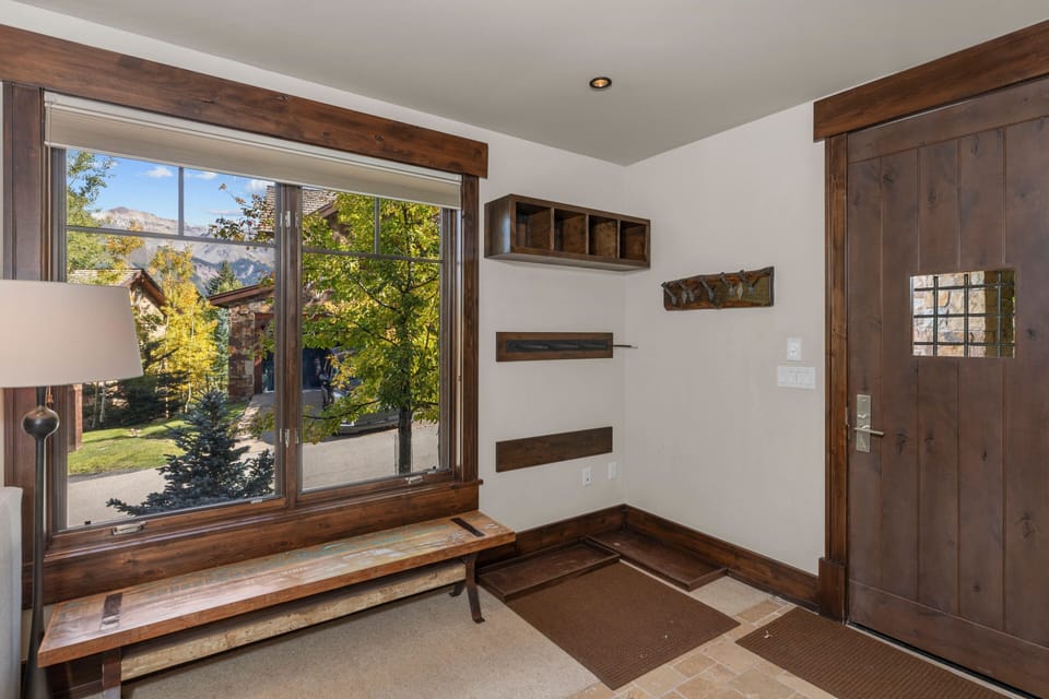 lower level front door entry from street / short walk to double cabins ski run