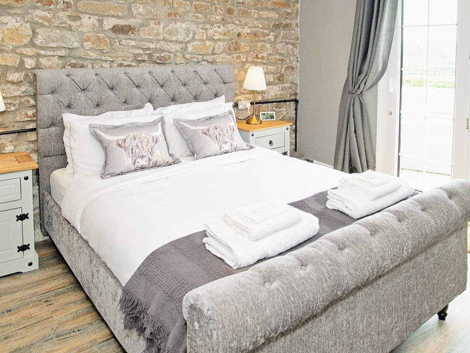 King bedroom | Acre Hill Cottage - Acre Hill Farm, Lane Ends, near Bolton by Bowland