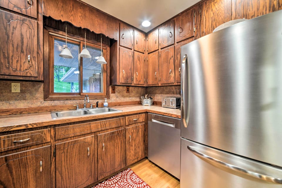 Kitchen | Flatware/Dishware