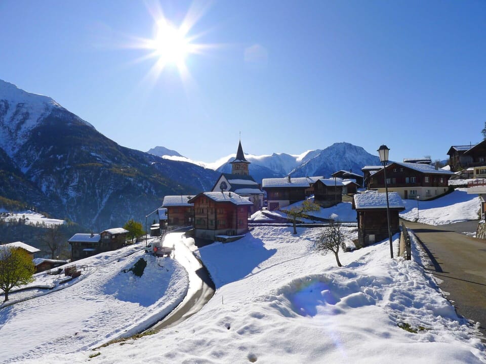 Sky, Mountain, Snow, Building, Slope, House, Outdoor Recreation, Freezing, Recreation, Landscape