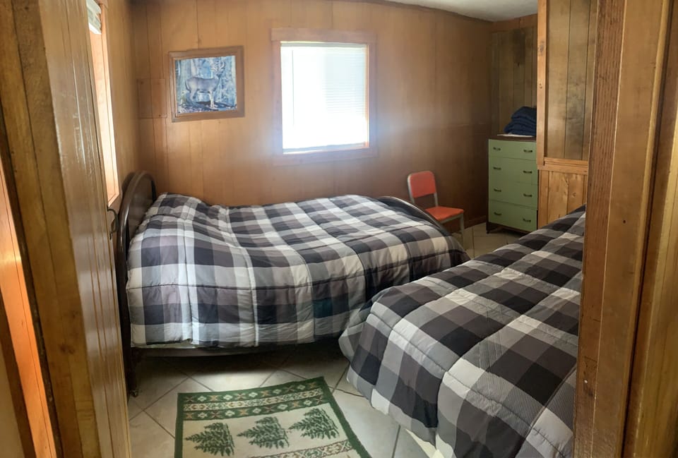 Bedroom 2,  Full and twin beds