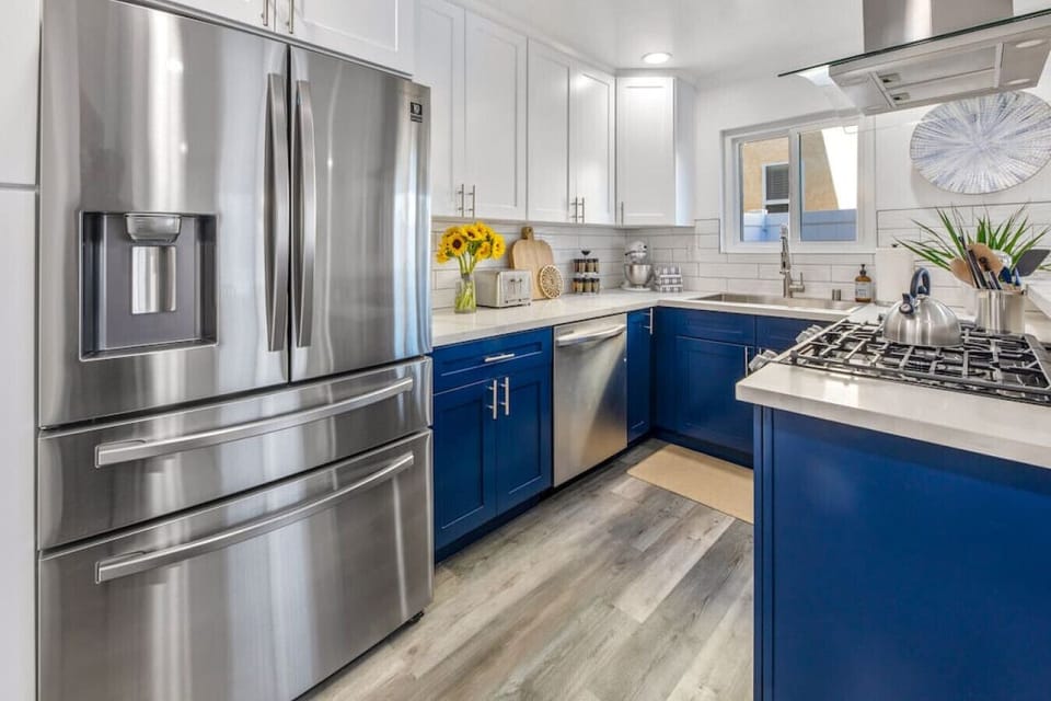 Chefs kitchen fully stocked with everything you need to entertain your guests