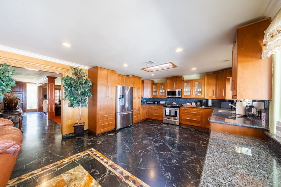 Large Kitchen