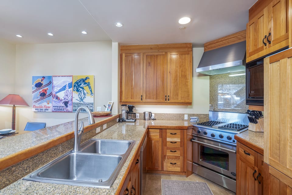 3.0-granita-303-mountain-village-kitchen1