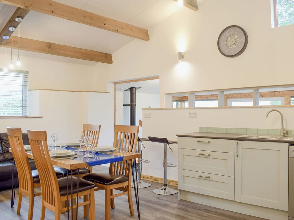 Kitchen/diner | Llety&rsquo;r Saer - Y Gadlas, Penybontfawr, near Llanfyllin
