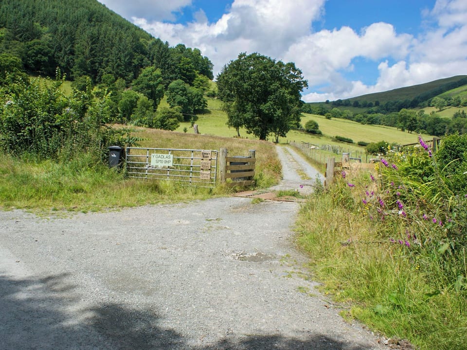 Exterior | Llety&rsquo;r Saer - Y Gadlas, Penybontfawr, near Llanfyllin