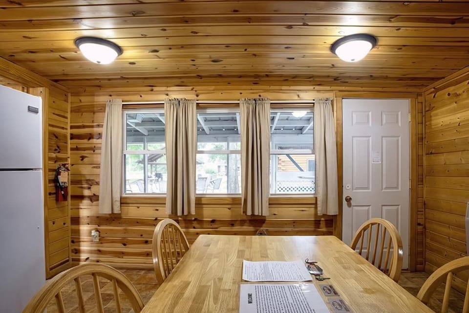 Crane Dining Area