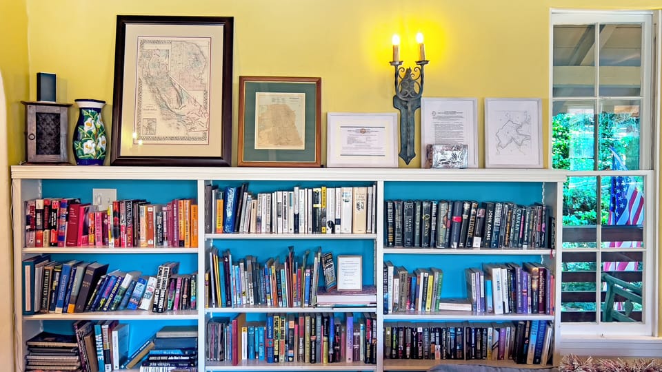 Guest library including children's books.