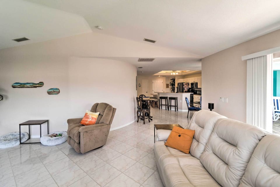 Living Room | Smart TV