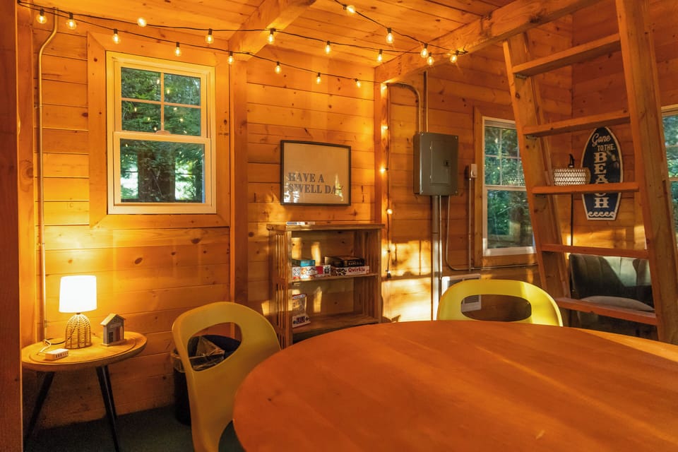 The Surfshack | Detached Game Room w/ Board Games & PlayStation