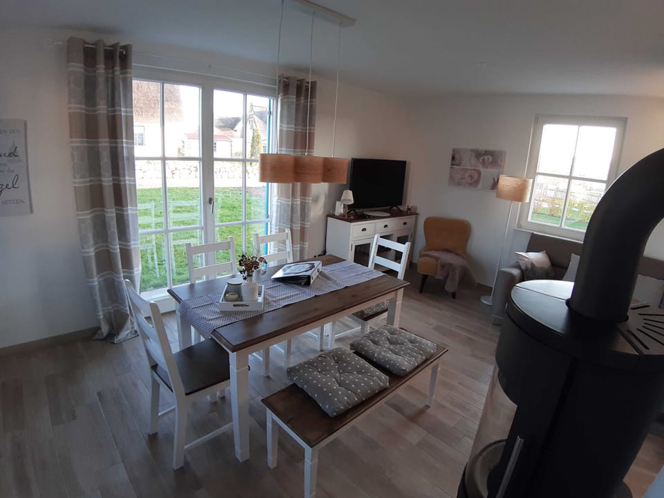 6-room vacation home (10 pers.) Luv & Lee - Holiday homes Luv and Lee OVS 106 with Cottage in Mecklenburg-Vorpommern, Germany