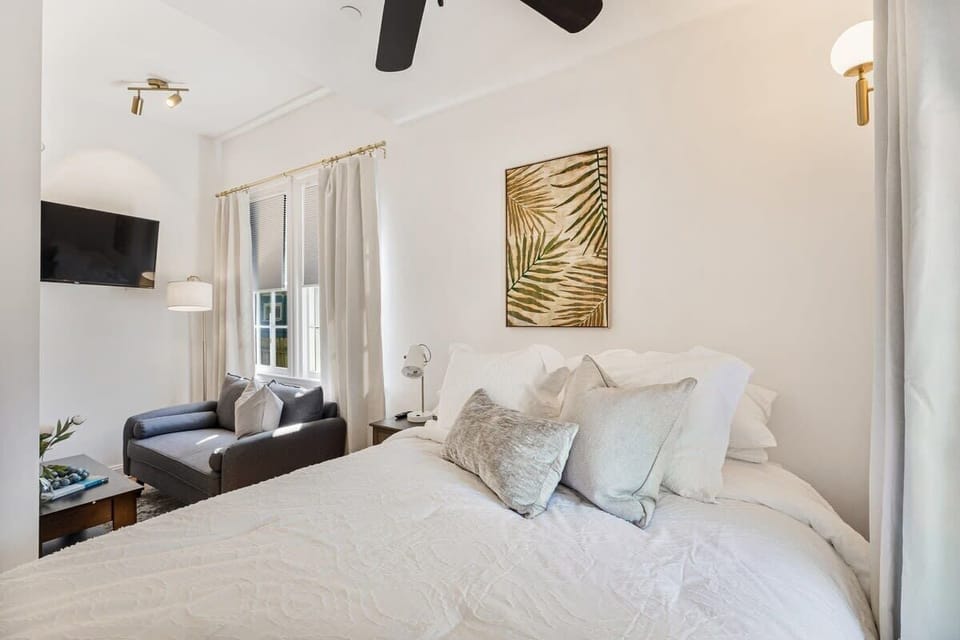 Queen size bed with memory foam mattress
