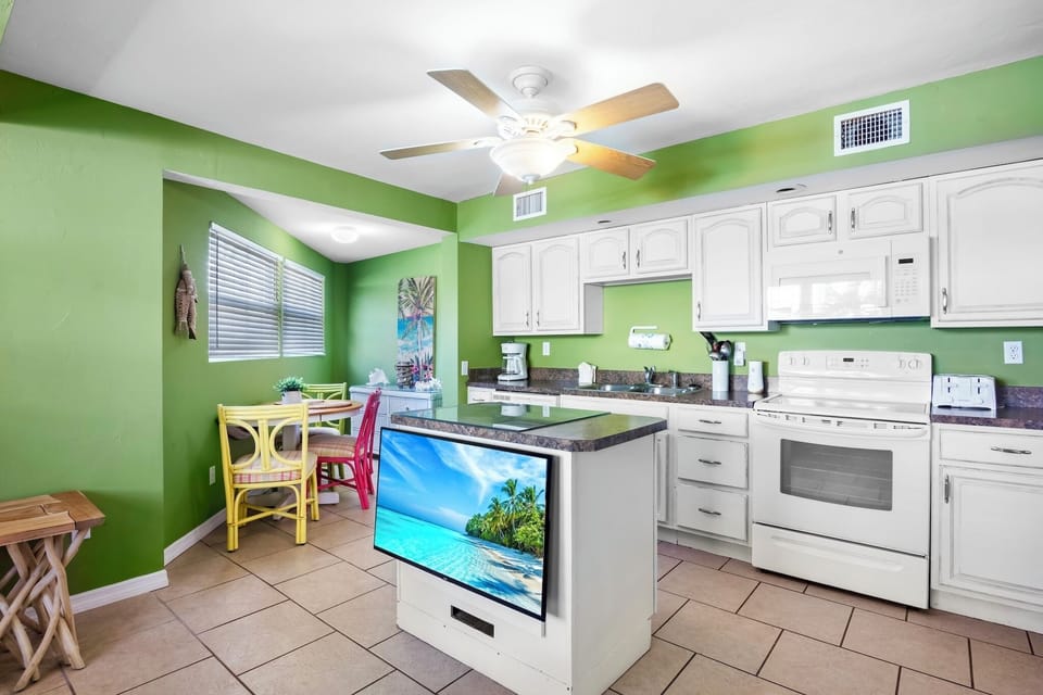 Kitchen - Dining Area