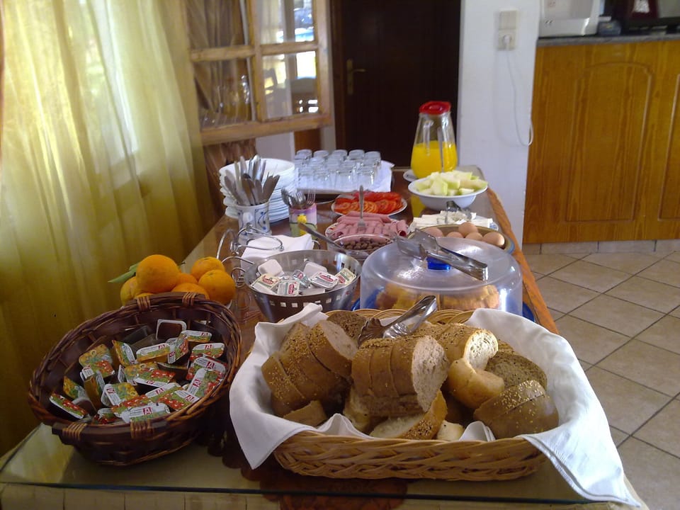 Breakfast meal