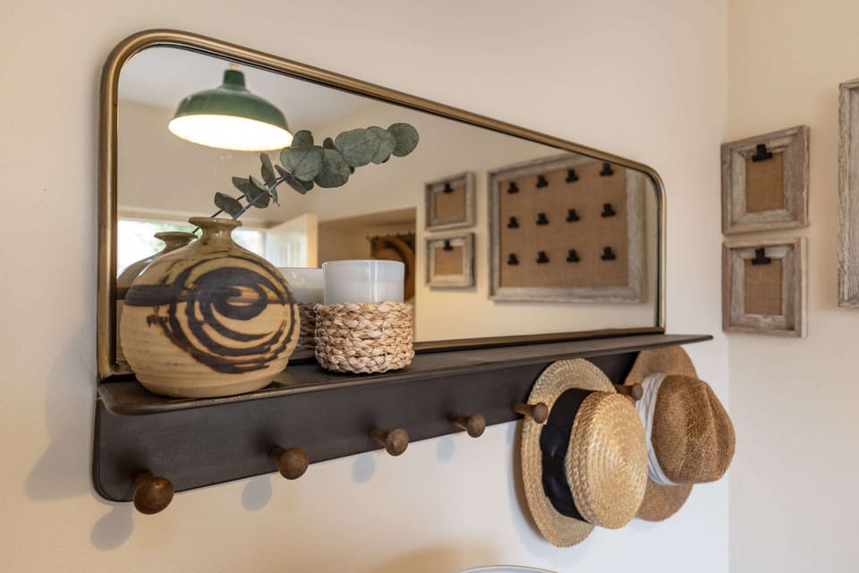 The Cotswold Guy Apartment Hat Stand - StayCotswold