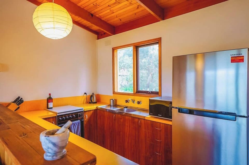 Fully equipped kitchen to cook up a storm.
