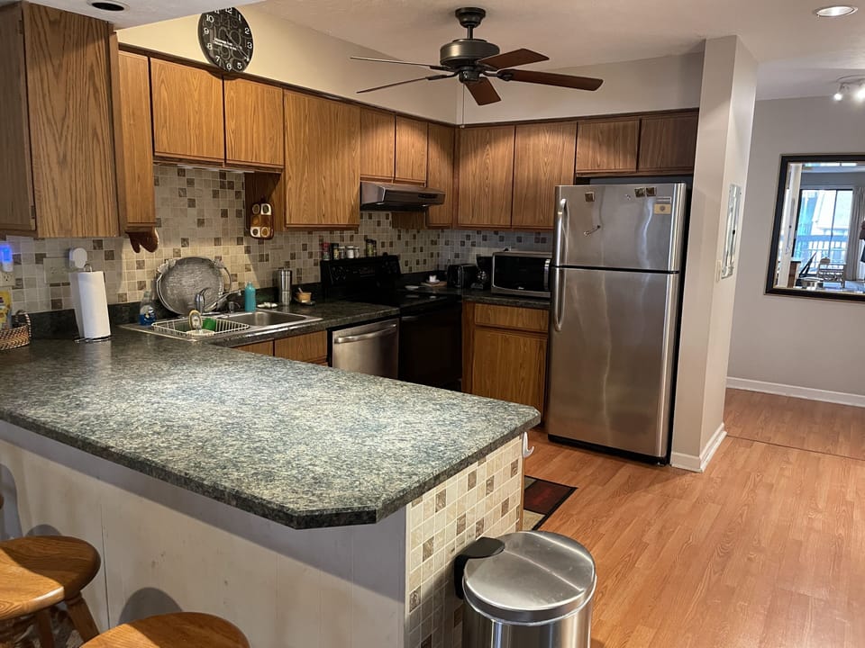 kitchen seating area