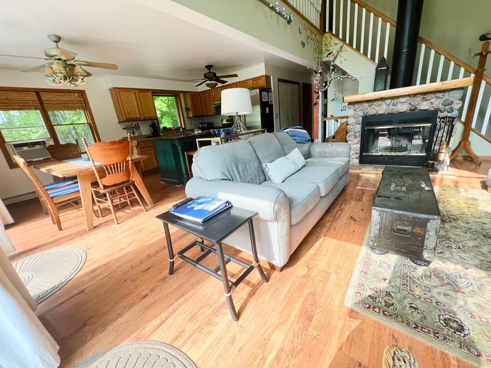 Living area and dining area. - Living area and dining area.
