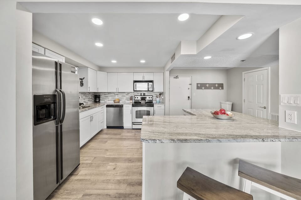 Coastal Tides | Kitchen | Enclave 403a | Destin, Florida