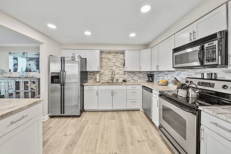 Coastal Tides | Kitchen | Enclave 403a | Destin, Florida