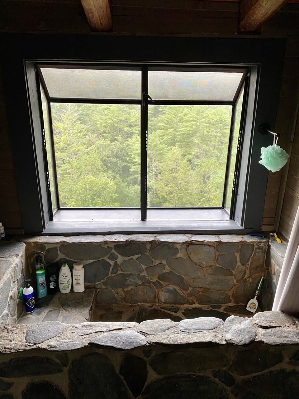 Large rock tub/shower with stunning view!