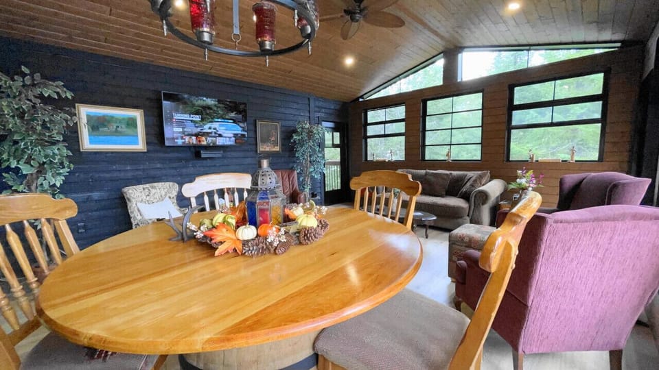 Screened room
