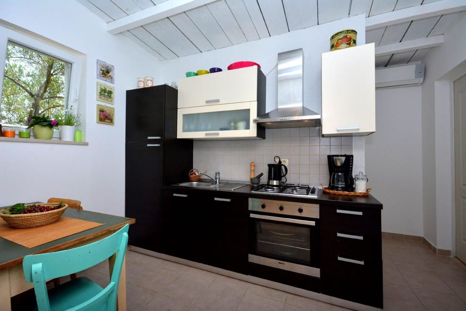 Kitchen area. Villa Luna kitchen