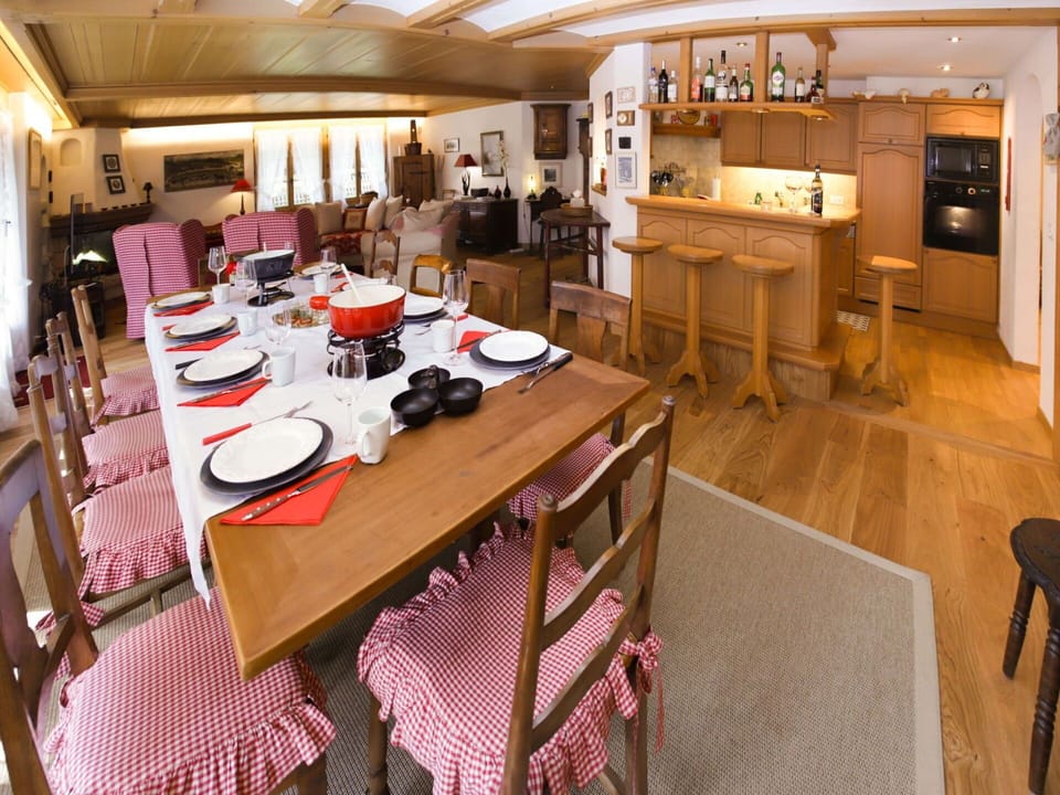 Table, Furniture, Chair, Interior Design, Lighting, Kitchen & Dining Room Table, Building, Tableware, Wood, Flooring