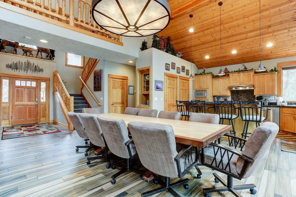 Dining Room & Kitchen