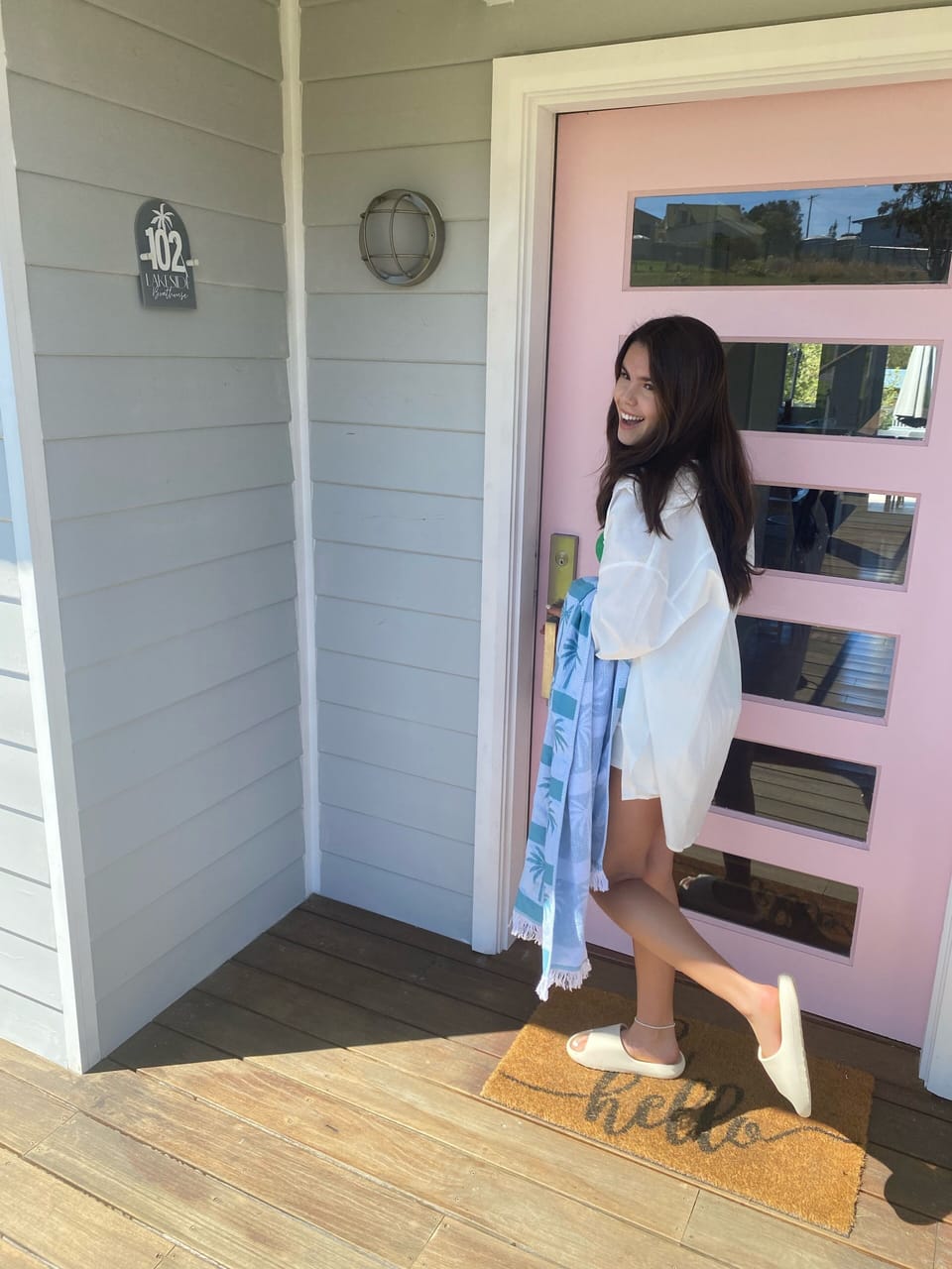 Our entrance - the pink door adds to the excitement 🌸