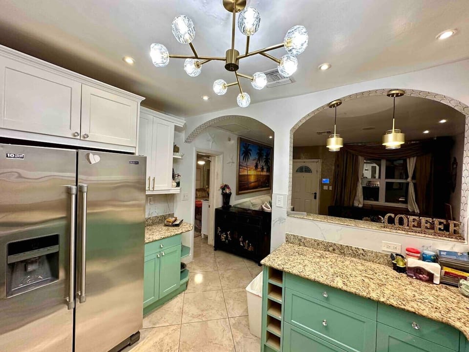 Welcome Chefs and beginners alike! You'll love cooking for family & friendsthis incredible gourmet kitchen, with brand, new appliances, perfect for crafting delicious meals in the light, bright, elegant, space, a true culinary Haven, saving you from time 