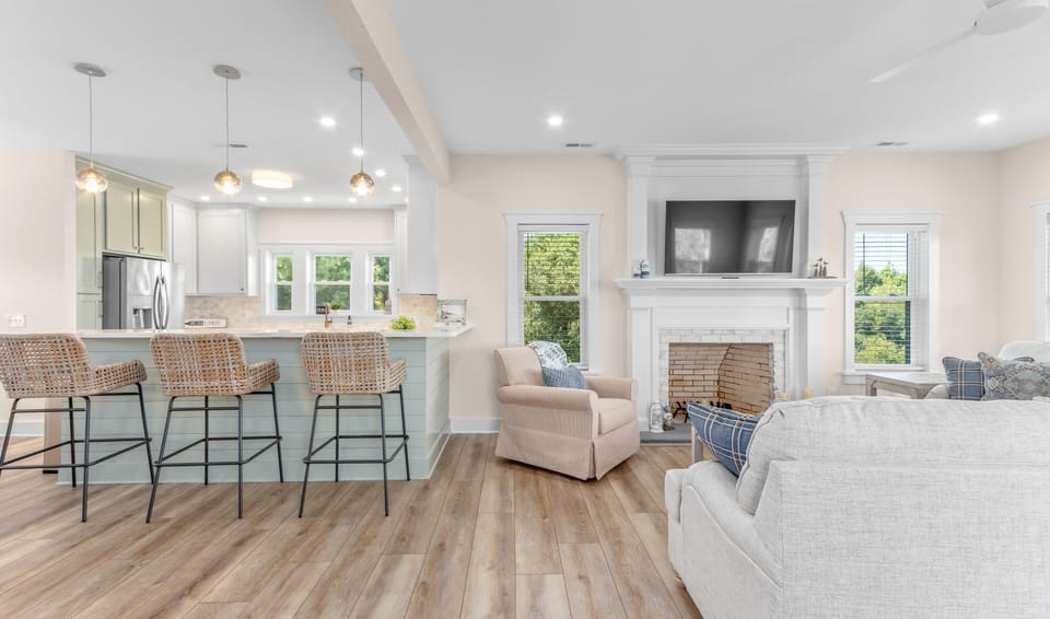 Kitchen & Living room