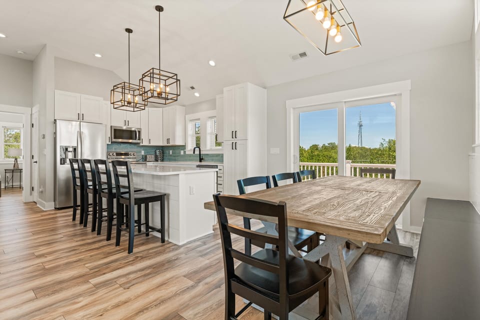 Dining Area - Top Level
