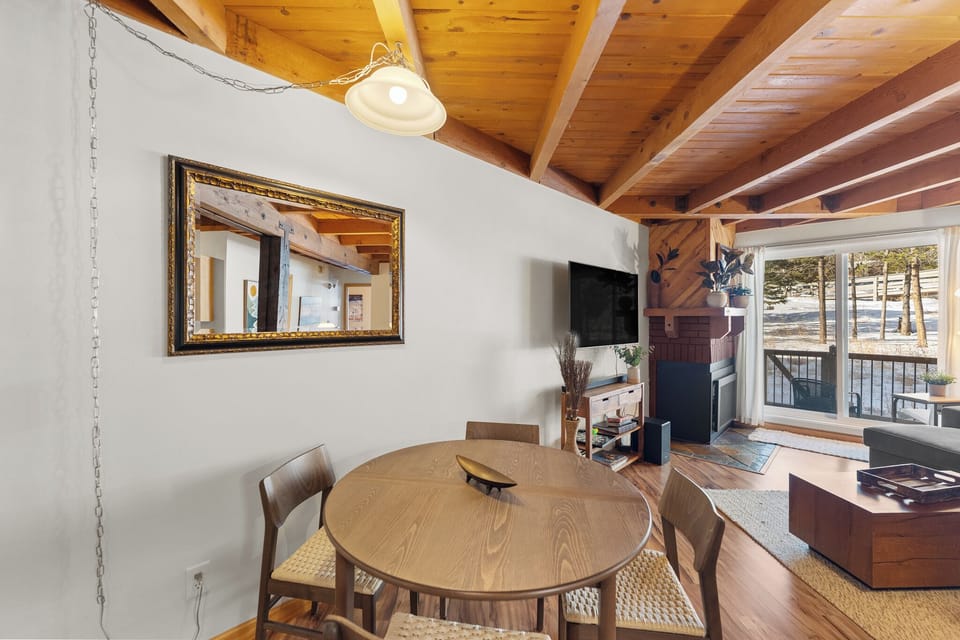 Dining table with seating for four.